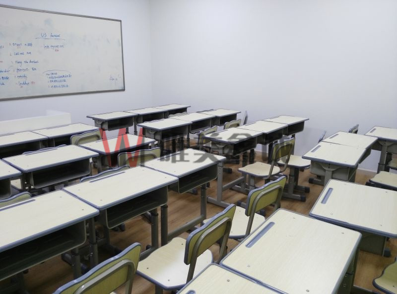 昌邑巨人教育課桌椅